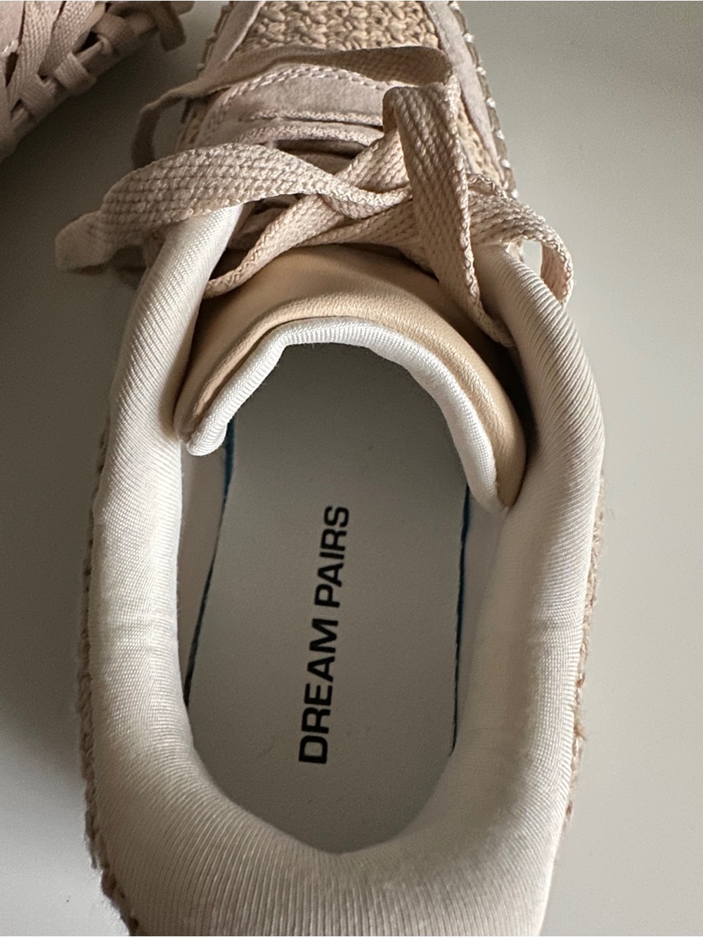Dream Pairs Women’s Beige Crochet Platform Sneakers Lace-Up Size 6 Like New - Picture 13 of 15
